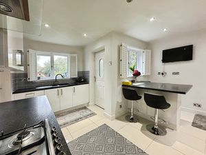 Kitchen- click for photo gallery